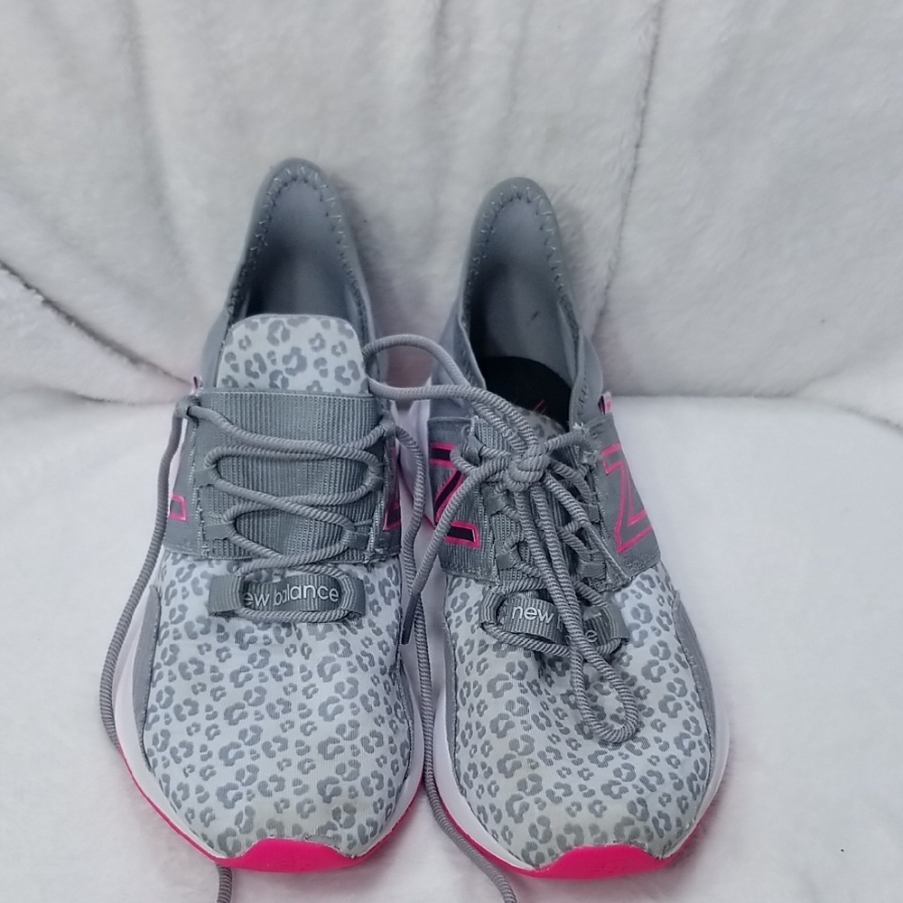 New Balance Kids Fresh Foam Roav V1 Bungee Running 
Gray and Pink Sneakers Sz 13